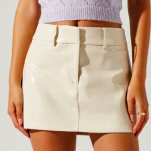 NWT Babaton Chisel vegan leather skirt